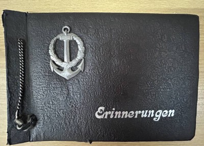 Auktion 350<br>Erinnerungen-Album des Obgfr. Hollenbech, u.a. Ausbildung und an Bord des Zertsörers Paul Jacobi, ca. 170 Fotos, div. Grössen, [1]