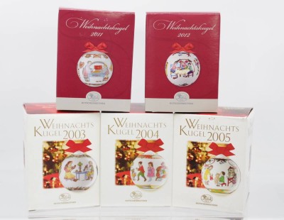 Auktion 350<br>5x div. Weihnachts-Kugeln, Hutschenreuther, 2003, 2004, 2005, 2011 u. 2012 [1]