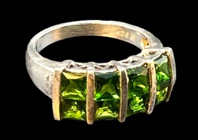 Auktion 356<br>Silberring-925- mit 4 grünen Steinen, RG 57, 4,9 gr [1]