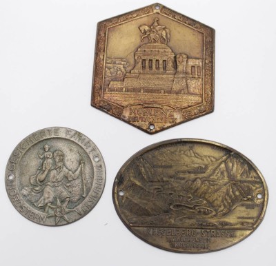 Auktion 350<br>3x div. Plaketten, Buschschmuck?, Größte 8,5cm [1]