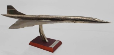 Auktion 350<br>Flugzeugmodell auf Stand, Concorde, wohl ebenfalls Silver Classics, L-31cm [1]