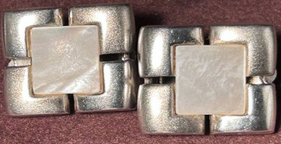 Auktion 350<br>Paar massive Silber-925- Ohrstecker mit Perlmutt, ca. 2x1,5 cm, zus. 14,2 gr. [1]