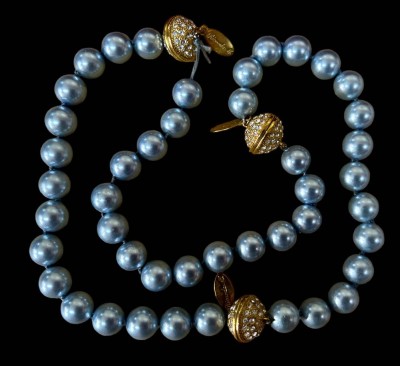 Auktion 350<br>Modeschmuck Perlenkette, bzw. Armband, 3 tg., zusammensteckbar auf div. Längen, neuwertig n orig. Karton [1]
