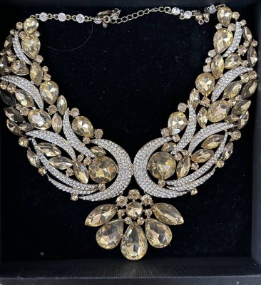 Auktion 350<br>grosses Strass-Collier, klare und gelbe Steine, in Kasten [1]