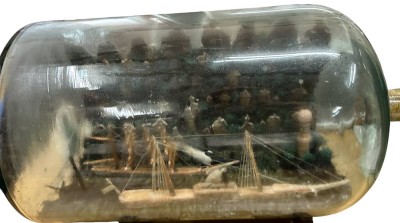 Auktion 364<br>gr. Buddelschiff mit 2 Segelschiffen und Panorama, H-21 cm, L-41 cm [1]