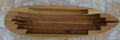 Auktion 350<br>Holzmodell eines Bootsrumpfes?, H-11 cm,  50x15 cm [1]