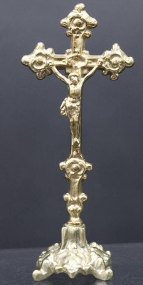 Auktion 351<br>Tisch-Kruzifix, Messing, älter, H-26cm B-11cm [1]