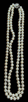 Auktion 356<br>2-reihige Perlenkette mit WG-Schließe -750-, D- je ca. 7,5 mm, L-ca. 50 cm, guter Zustand [1]