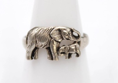Auktion 351<br>figürlicher 925er Silber-Ring, Elefanten. 2,7gr., RG 54 [1]