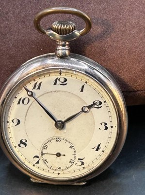 Auktion 351<br>mechan. HTU  in Silber-800- Gehäuse, Werk läuft, D-4,7 cm [1]