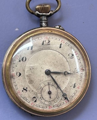 Auktion 357<br>mechan. HTU, dunkles Ziffernblatt, Werk läuft, D-4,5 cm [1]