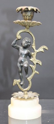 Auktion 353<br>figürlicher Leuchter um 1900, Onyx-Stand, Bronze, H-19cm [1]