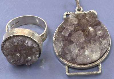 Auktion 356<br>Silberring-800- mit passenden Anhänger, Natur-Amethyste, zus. 25 gr., RG 55, 3,5x2,5 cm [1]