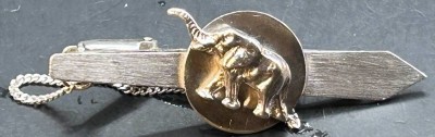 Auktion 369<br>massive Krawattennadel mit Elefanten, Silber-925- Sicherheitskette, 11,2 gr. L-5 cm [1]