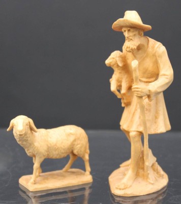 Auktion 352<br>Schäfer und ein Schaf, Krippenfiguren, Handarbeit, ca. H-12cm [1]