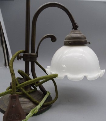 Auktion 352<br>Tischlampe mit verstellbaren Schirm, Metall bronziert, Stoffschnur, H-47 cm [1]