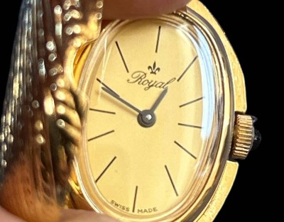 Auktion 352<br>mechan Damen Umhängeuhr, 