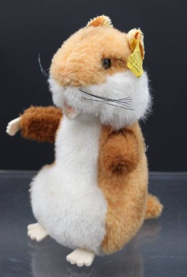 Auktion 352<br>Hamster von Steiff, Knopf u. Fahne, H-16cm [1]