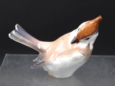 Auktion 352<br>P. Dahl-Jensen für Bing & Gröndahl, Haubenmeise, Modelnummer 1675, H-7cm, kl. Chip [1]
