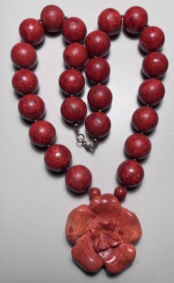 Auktion 369<br>massive Schaumkorallen-Halskette mit Korallen-Anhänger,  zus. ca. 190 gramm, L-Kette ca. 50 cm, Anhänger  D-5 cm, Silberschliesse-925- und Kugeln D-ca. 1,5  cm, ca. 200 gr [1]