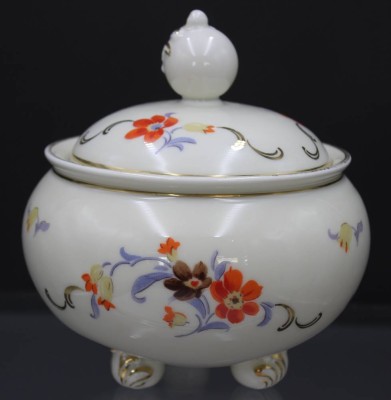 Auktion 352<br>Deckeldose, Tiefenfurth, florale Bemalung, 30/40er Jahre, ca. H-15,5cm [1]