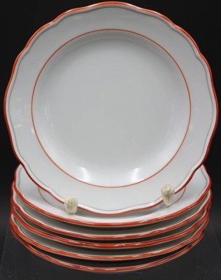 Auktion 352<br>6x Beilagenteller o.ä., Meissen Schwertermarke, Koralle,  je 2 Schleifstriche, D-13,5cm [1]