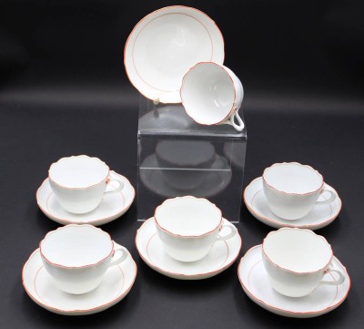 Auktion 352<br>6x Kaffeetassen mit U.T., Meissen Schwertermarke, Koralle,  je 2 Schleifstriche, 2x U.T. mit Chip, Tassen H-6,5cm [1]