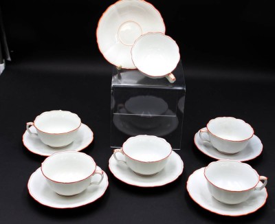 Auktion 352<br>6x Teetassen m. U.T., Meissen Schwertermarke, Koralle,  je 2 Schleifstriche, 1x Tasse und U.T. mit Chip, Tassen H-5,2cm [1]