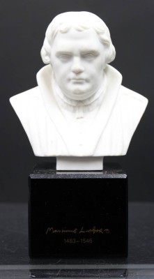 Auktion 352<br>Büste von Meissen, Martin Luther auf Sockel, H-15cm [1]