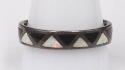Auktion 352<br>925er  Silberring, Onyx u. Perlmutt, 4,1gr., RG 66 [1]