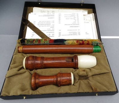 Auktion 352<br>Moeck Rottenburgh Alt Blockflöte 439 in Palisander in orig. Etui mit Papieren [1]
