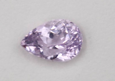 Auktion 352<br>Kunzit in Topfenform, facettiert, ca. 5,7ct [1]
