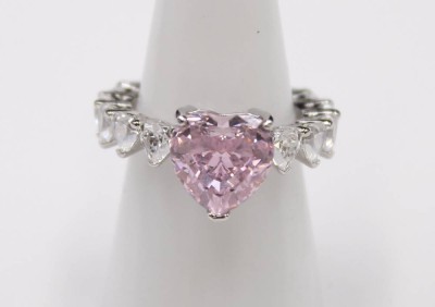 Auktion 352<br>Sterling-Ring, herzförmige Steine, ca. 6,1gr., RG 54 [1]