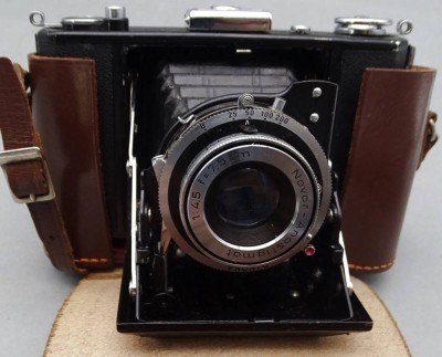 Auktion 352<br>Zeiss Ikon Ercona Klappkamera Novar Anastigmat 11cm 1 4,5 in Tasche [1]
