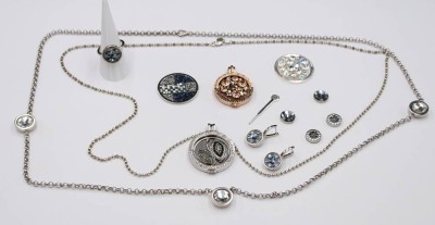 Auktion 352<br>Schmuckkonvolut, Mimoneda, teilw. Silber, 22 Teile, Silber ca. 80,8gr. [1]