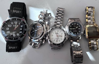 Auktion 352<br>5x div. Quartz  HAU mit Band, unterschiedliche, tw. sehr guter Zustand, nicht überpüft [1]