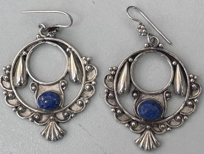 Auktion 369<br>Paar grosse Ohrhänger, Silber-925-, blaue Cabouchons, ca. 5x3,5 cm, 12,3 gr. [1]