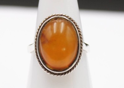 Auktion 352<br>925er Silber-Ring mit Bernstein,  2,9gr., RG 49 [1]