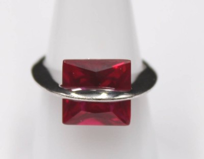Auktion 352<br>Design Silber-Ring, 925er, roter Farbstein, 7,9gr., RG 58 [1]