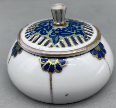 Auktion 352<br>kl. Art Deco  Deckeldose 