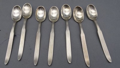 Auktion 353<br>7 Moccalöffel, Silber geprüft, Posthorn-Punze?, L-11 cm, 90 gr. [1]