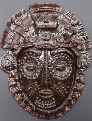 Auktion 353<br>Wandmaske, Azteke, wohl Mexico, braune Glasur, ca. 28 x 22cm [1]