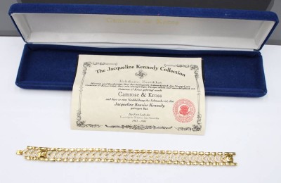 Auktion 353<br>Modeschmuck-Armband, Jacqueline Kennedy Collection, goldfarben mit klaren Steinen, L-21cm [1]