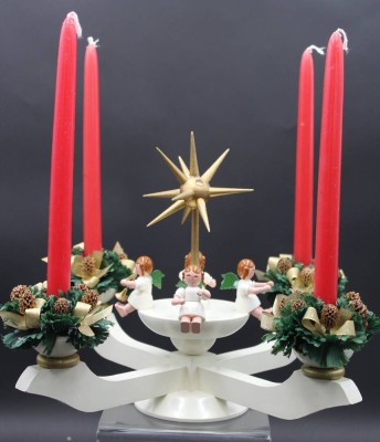 Auktion 353<br>Adventkranz, Erzgebirge, RG Seiffen, 2x Flügel und 2 Instrumente fehlen sowie 1x Sternenspitze, ca. H-25cm D-38cm [1]
