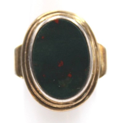 Auktion 353<br>835er Herren-Ring, Heliotrop, vergoldet, 9gr., RG  57,5 [1]