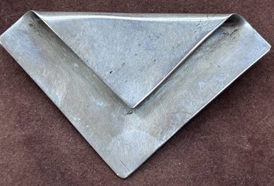 Auktion 353<br>dreieckige Silber-925- Brosche, 6x3,7 cm, 9,3 gr. [1]
