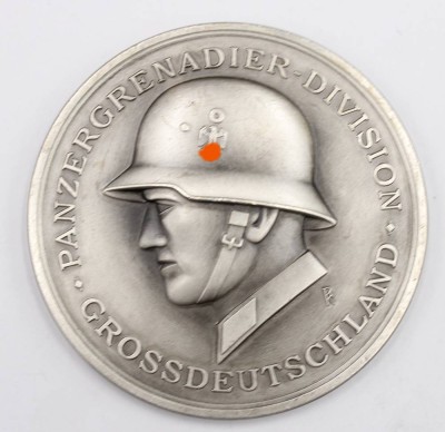 Auktion 353<br>Medaille, Panzergrenadierdivision Großdeutschland, Buntmetall, Umschrift 