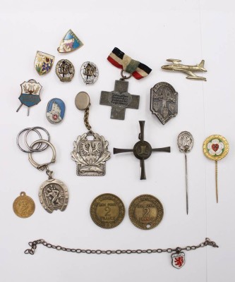 Auktion 353<br>Sammelsurium div. Abzeichen etc. [1]
