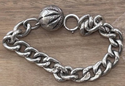 Auktion 353<br>Herren Armkette, Silber-800-, mit Kugelanhänger,L-22 cm, 22,2 gr. [1]