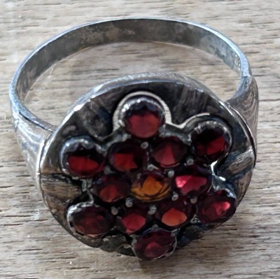 Auktion 353<br>Silberring-800- mit roten Steinen, RG 58,  4,3 gr. [1]